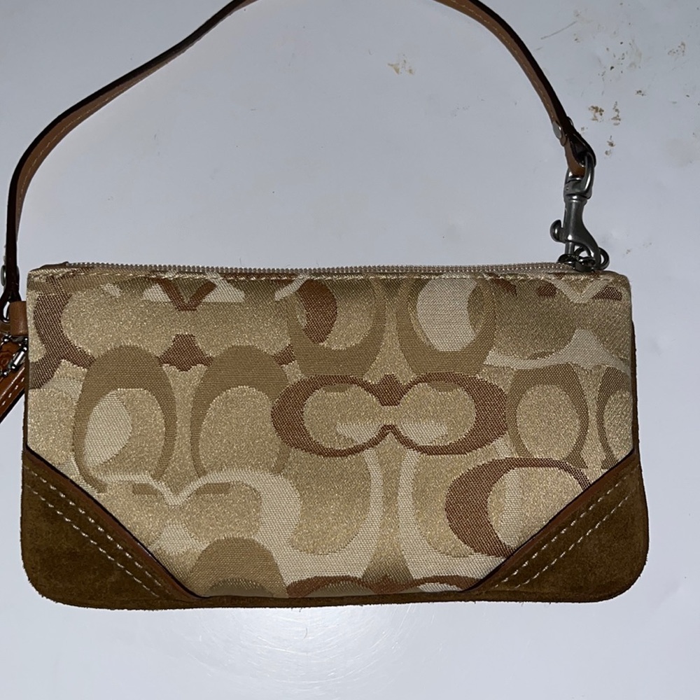 Excellent condition Coach wristlet